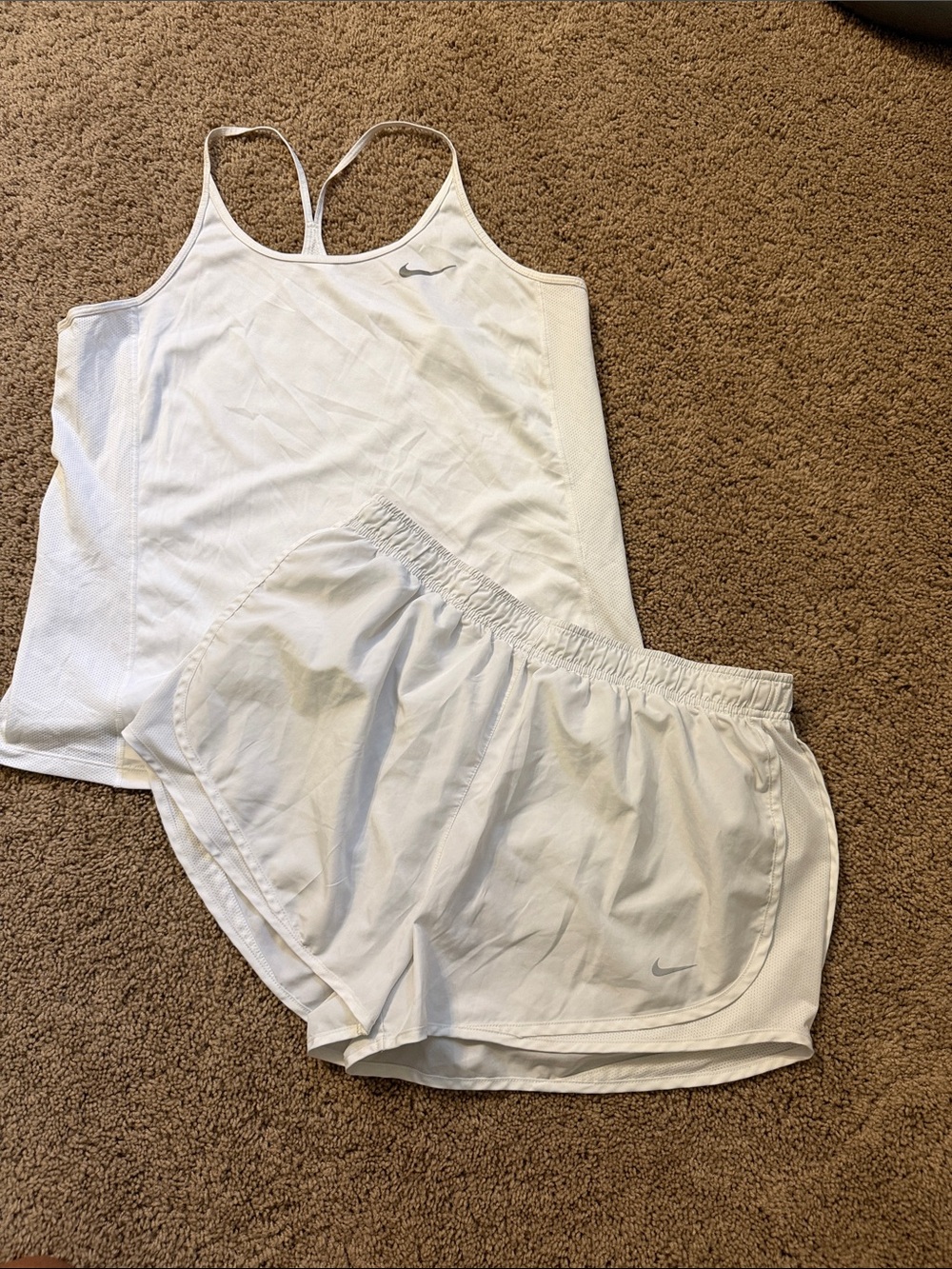 Nike White size extra large two-piece running set